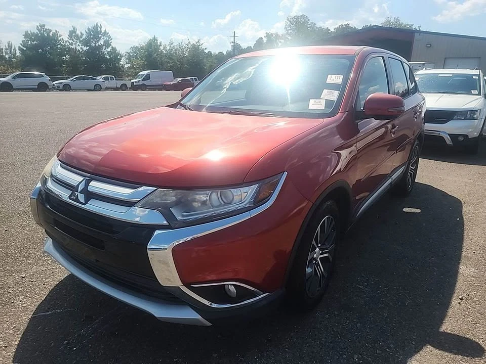 2016 Mitsubishi Outlander - Image 4 of 9