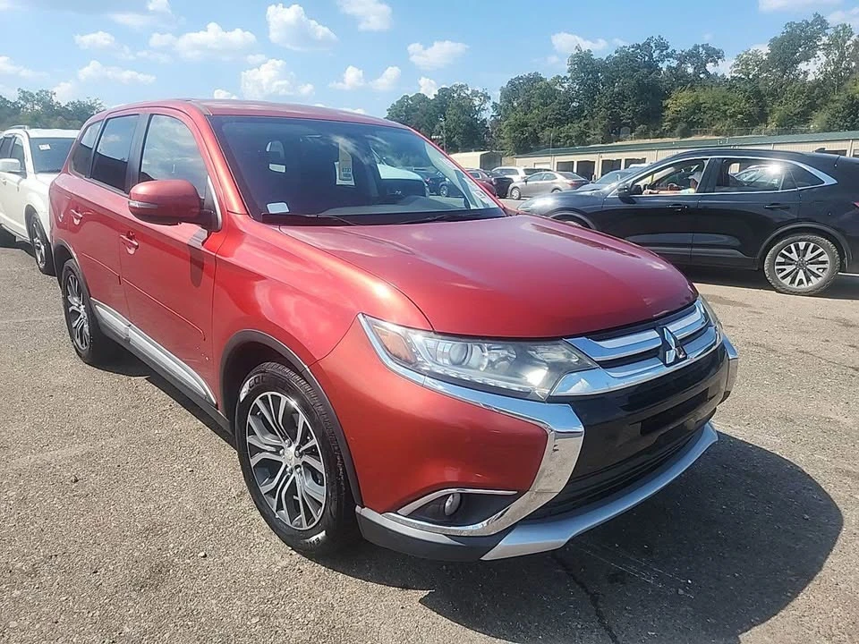 2016 Mitsubishi Outlander - Image 7 of 9
