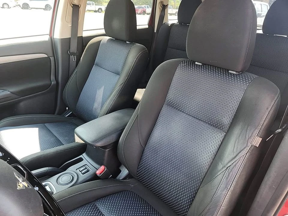 2016 Mitsubishi Outlander - Image 8 of 9