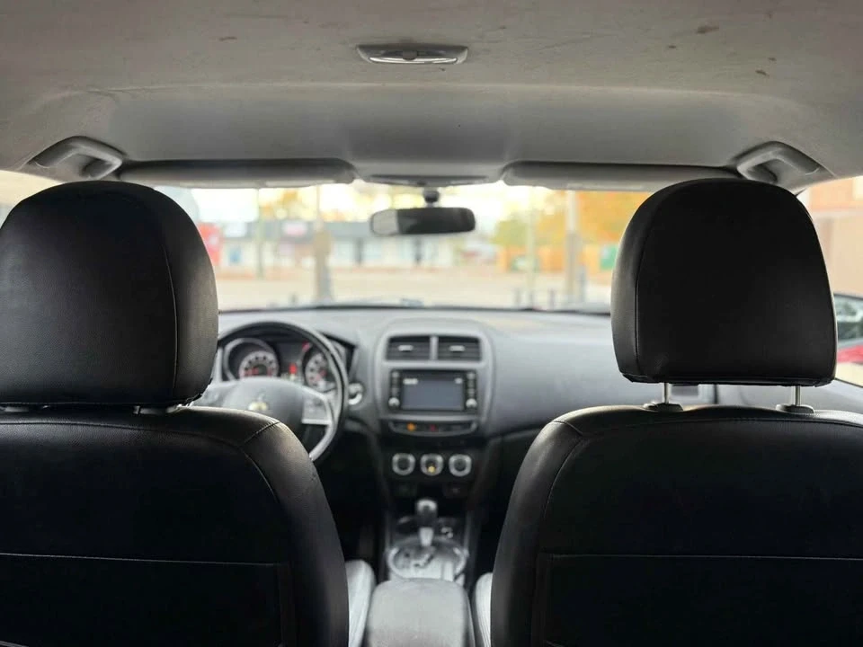 2016 Mitsubishi Outlander - Image 9 of 18