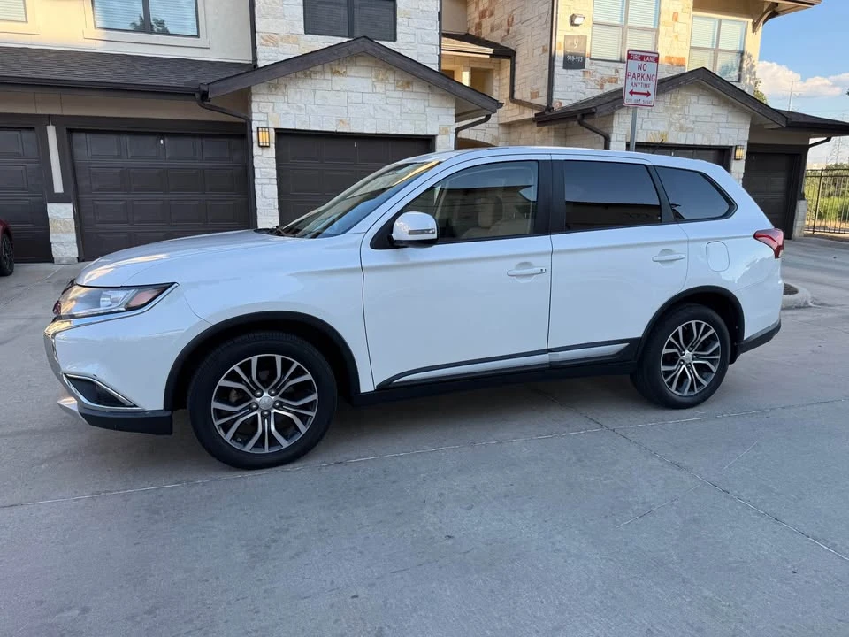 2016 Mitsubishi Outlander - Image 5 of 17