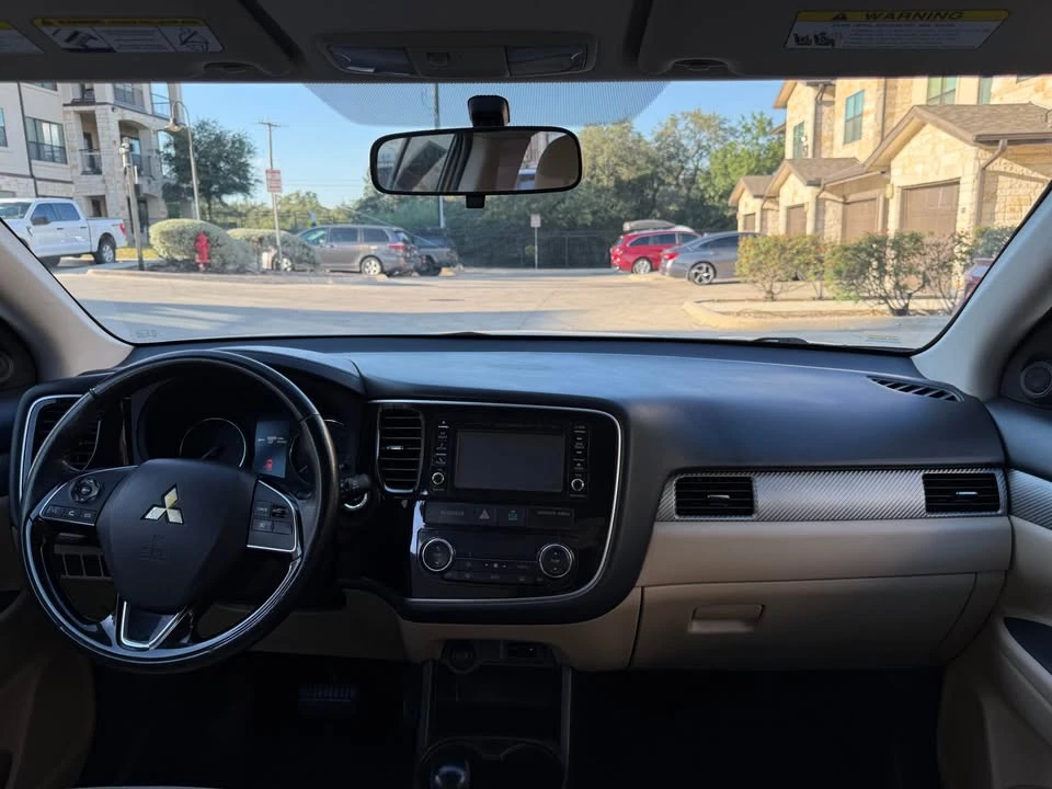 2016 Mitsubishi Outlander - Image 17 of 17