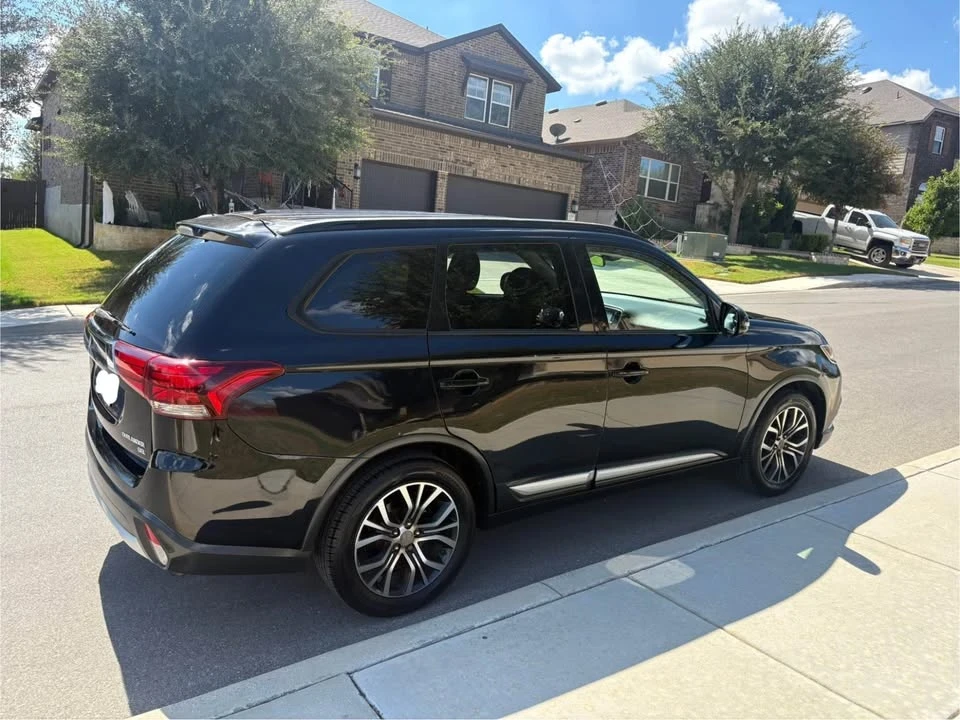 2016 Mitsubishi Outlander - Image 4 of 12