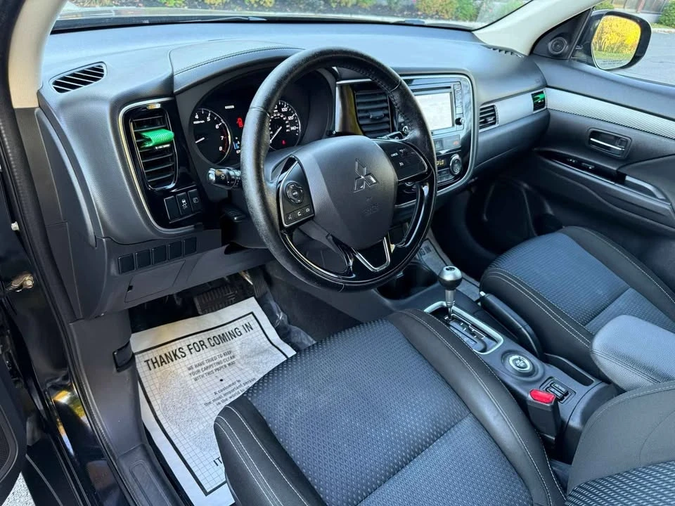2016 Mitsubishi Outlander - Image 17 of 18