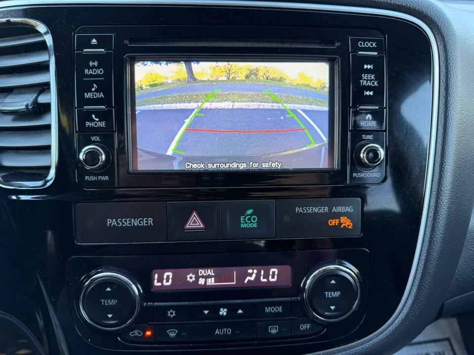 2016 Mitsubishi Outlander - Image 18 of 18