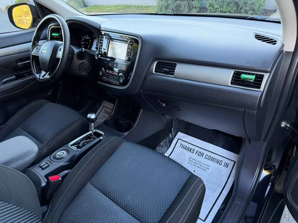 2016 Mitsubishi Outlander - Image 11 of 18