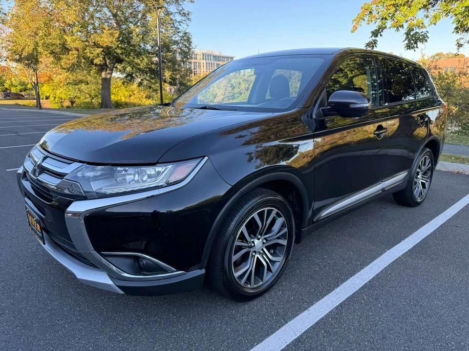 2016 Mitsubishi Outlander - Image 2 of 18
