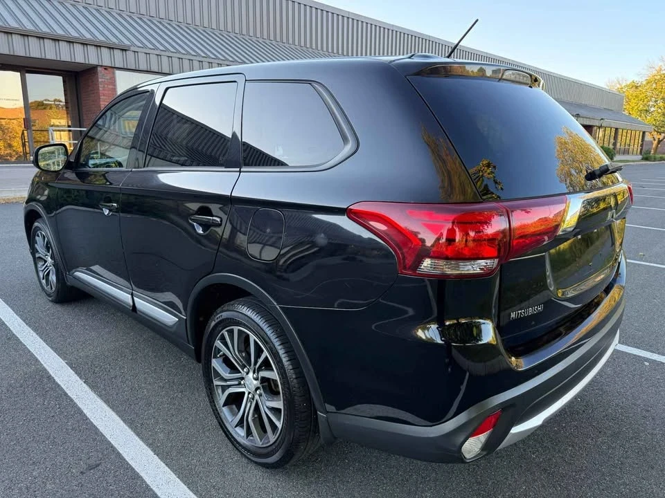 2016 Mitsubishi Outlander - Image 5 of 18