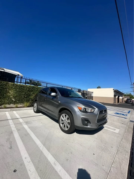 2016 Mitsubishi Outlander - Image 3 of 9
