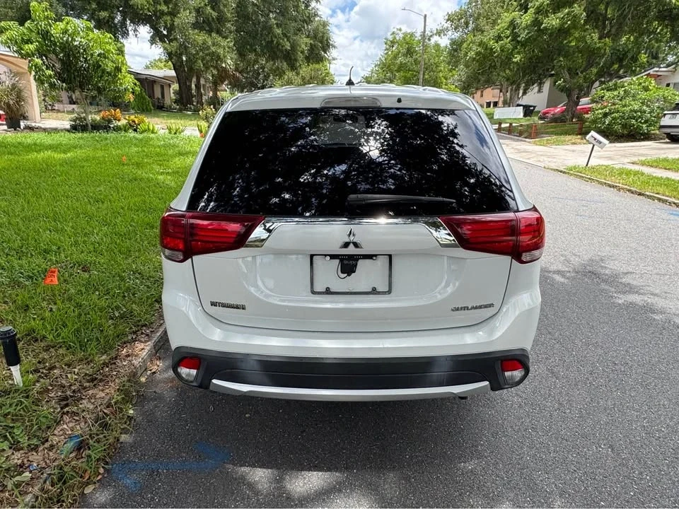 2016 Mitsubishi Outlander - Image 5 of 16