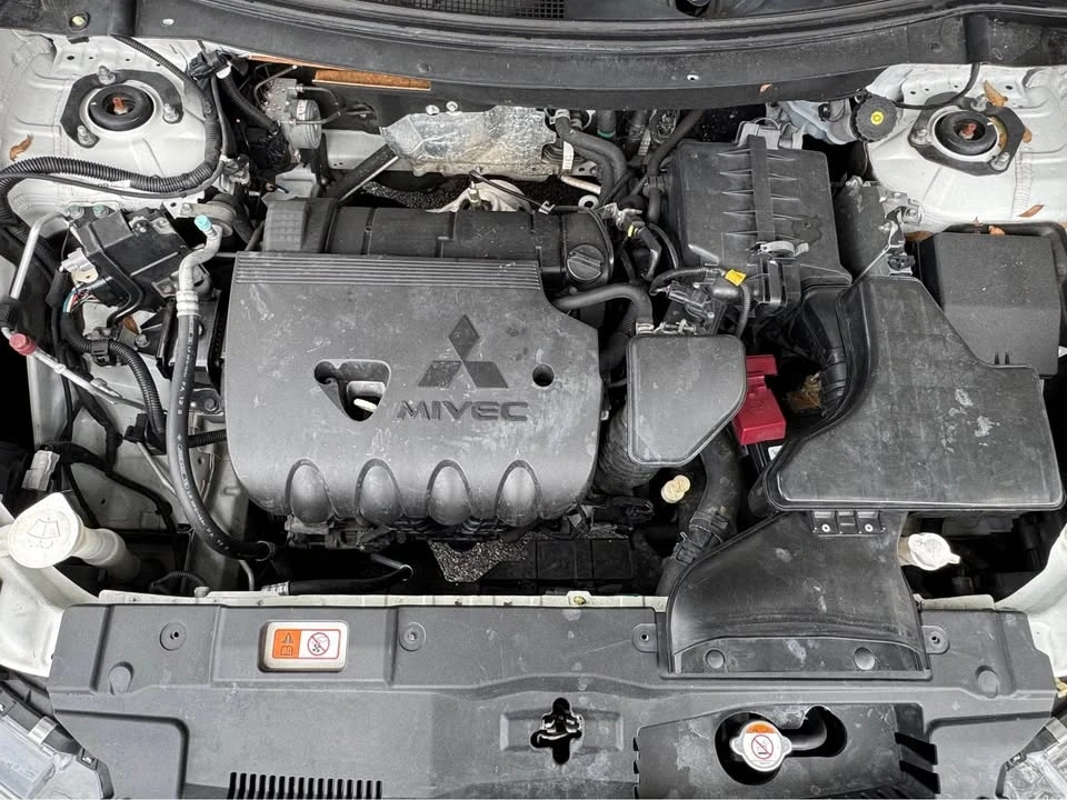 2016 Mitsubishi Outlander - Image 16 of 16