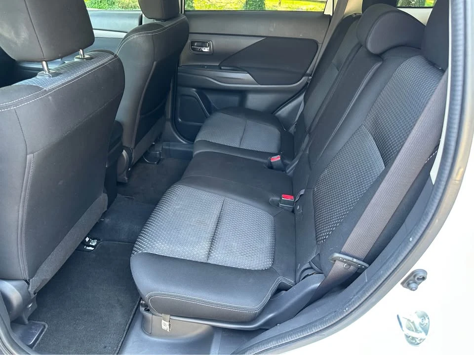 2016 Mitsubishi Outlander - Image 8 of 18