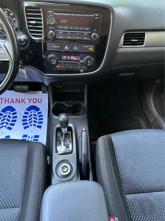 2016 Mitsubishi Outlander - Image 13 of 18