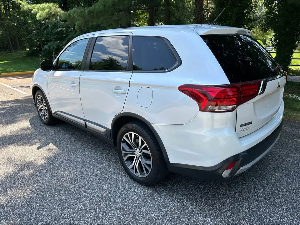 2016 Mitsubishi Outlander - Image 5 of 18