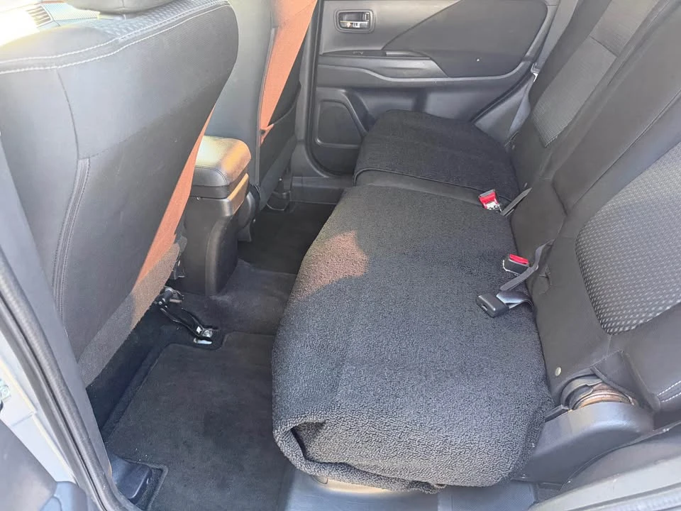 2016 Mitsubishi Outlander - Image 11 of 15