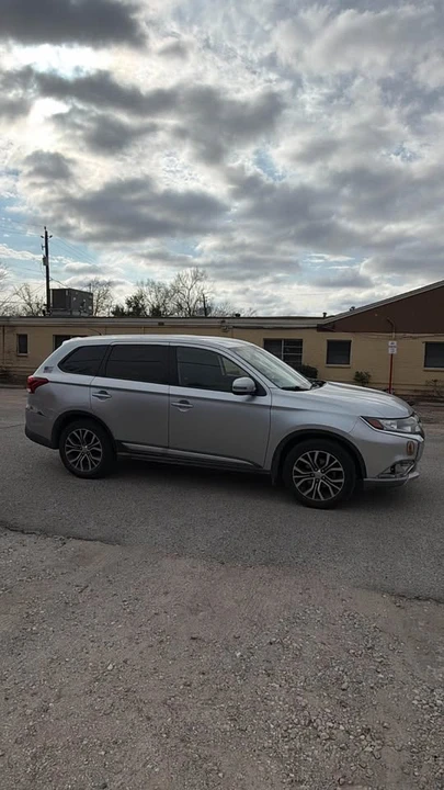 2016 Mitsubishi Outlander - Image 3 of 15