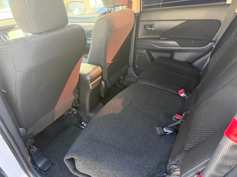 2016 Mitsubishi Outlander - Image 10 of 15