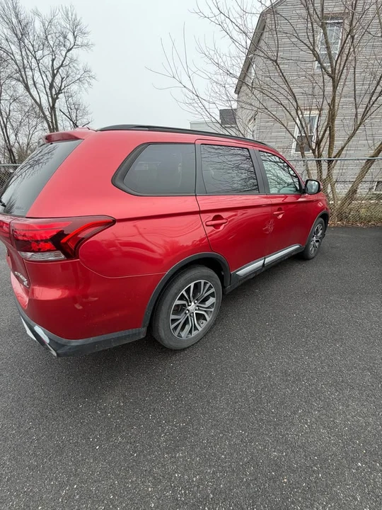 2016 Mitsubishi Outlander - Image 5 of 6