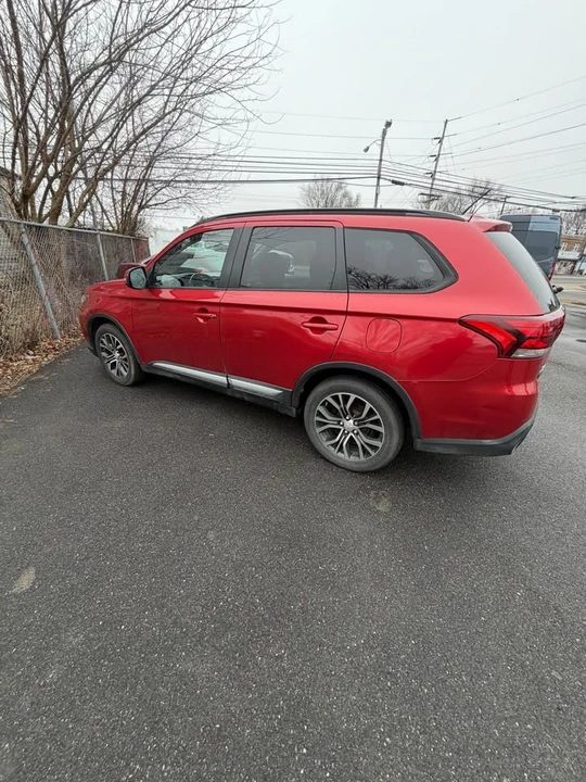 2016 Mitsubishi Outlander - Image 3 of 6