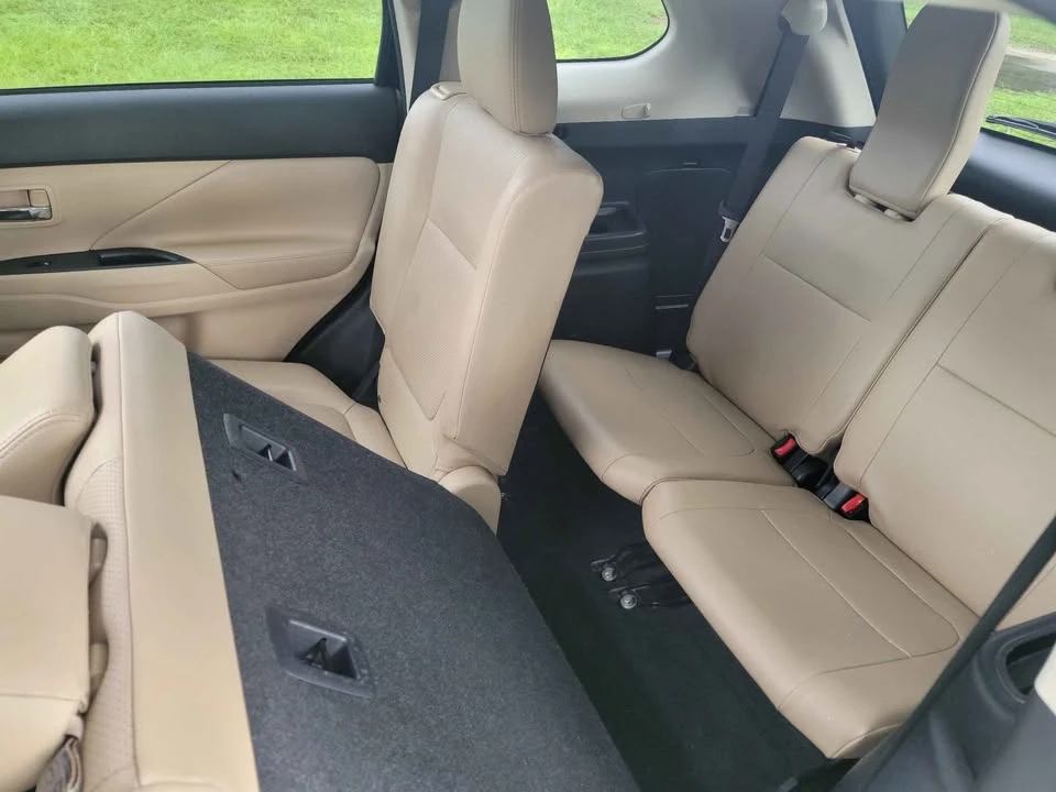 2016 Mitsubishi Outlander - Image 16 of 19