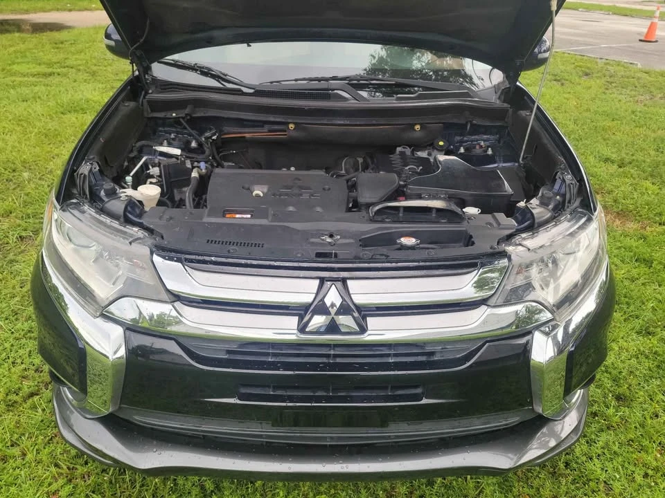 2016 Mitsubishi Outlander - Image 18 of 19