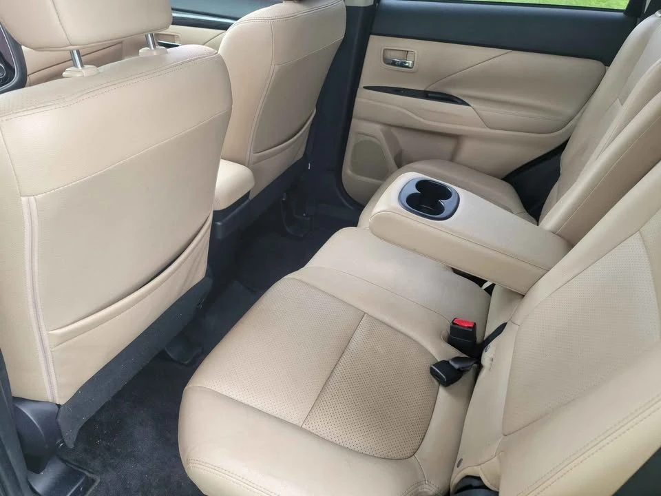 2016 Mitsubishi Outlander - Image 15 of 19