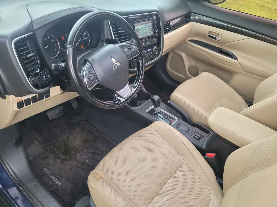2016 Mitsubishi Outlander - Image 14 of 19