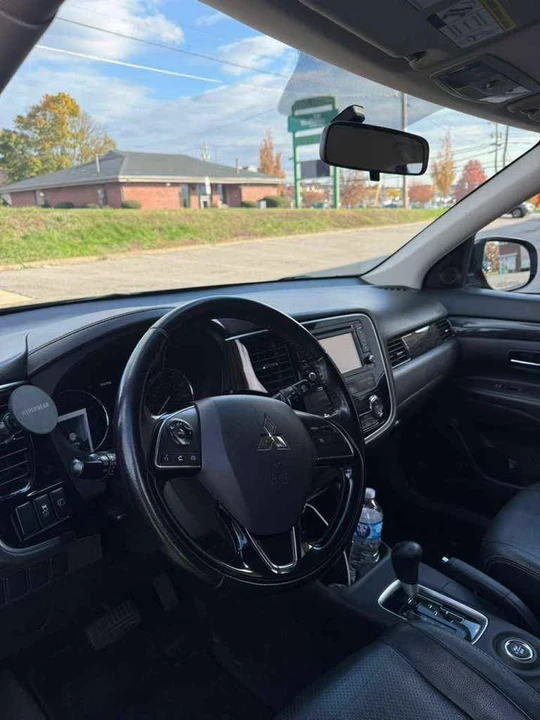 2016 Mitsubishi Outlander - Image 5 of 11