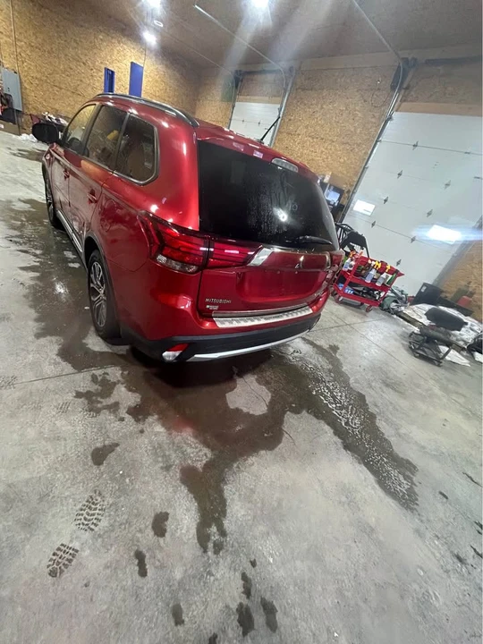 2016 Mitsubishi Outlander - Image 9 of 18