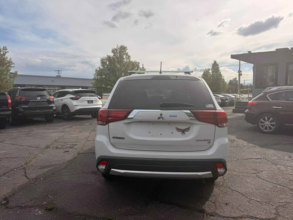 2016 Mitsubishi Outlander - Image 5 of 12