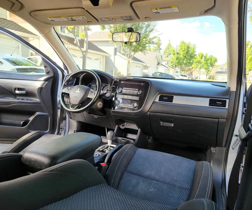 2016 Mitsubishi Outlander - Image 7 of 20