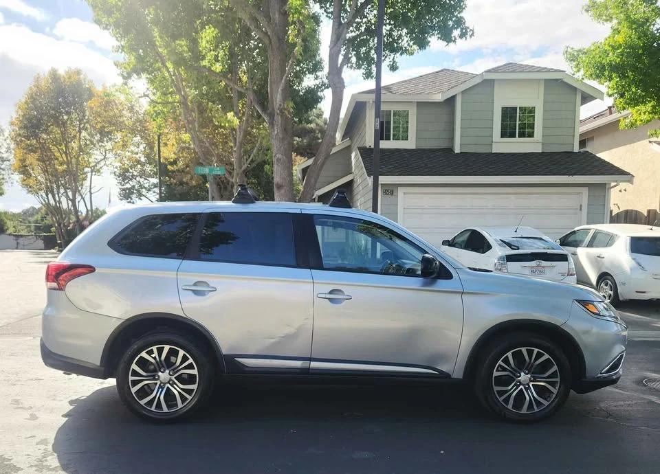 2016 Mitsubishi Outlander - Image 17 of 20