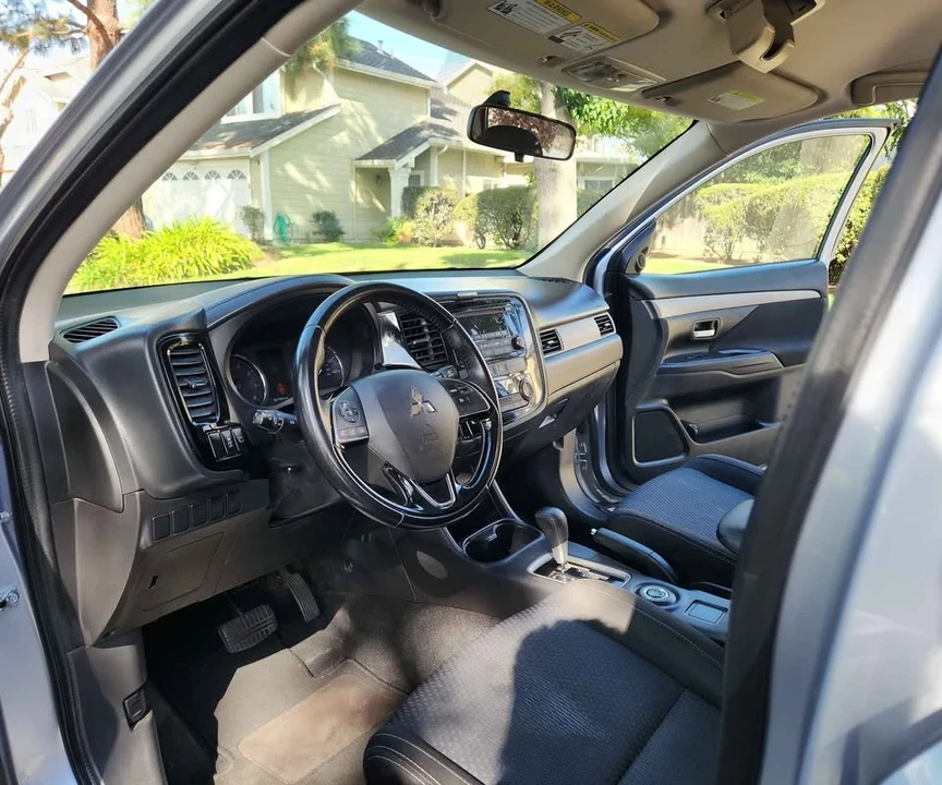 2016 Mitsubishi Outlander - Image 8 of 20