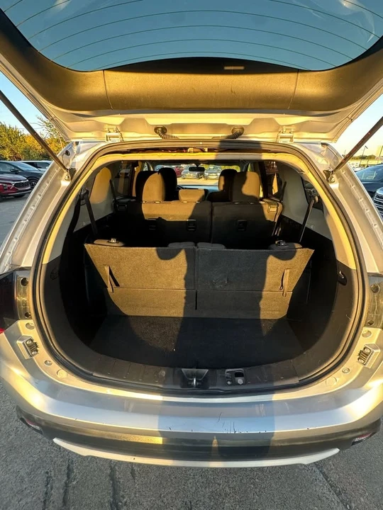 2016 Mitsubishi Outlander - Image 6 of 12