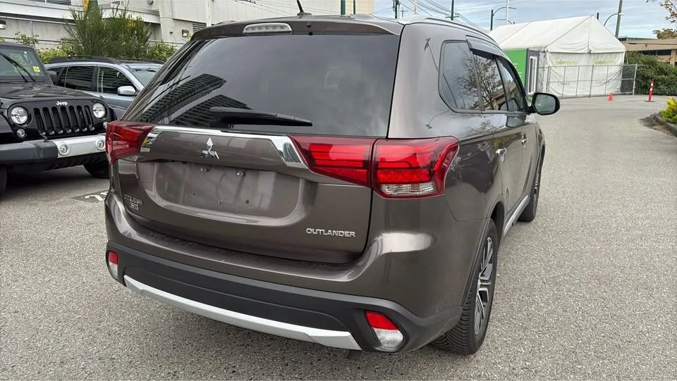 2016 Mitsubishi Outlander - Image 8 of 20