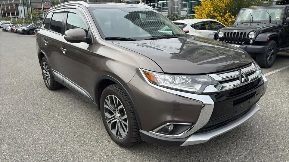 2016 Mitsubishi Outlander - Image 10 of 20