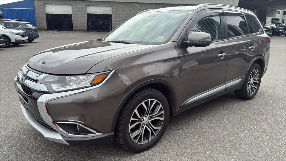 2016 Mitsubishi Outlander - Image 2 of 20
