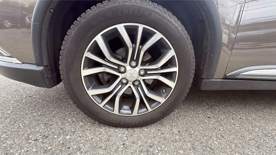 2016 Mitsubishi Outlander - Image 17 of 20
