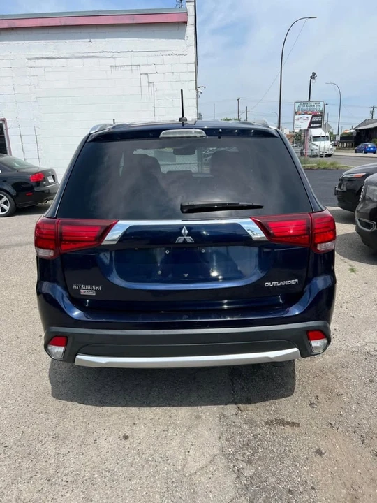 2016 Mitsubishi Outlander - Image 5 of 19