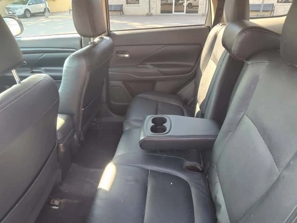 2016 Mitsubishi Outlander - Image 9 of 14