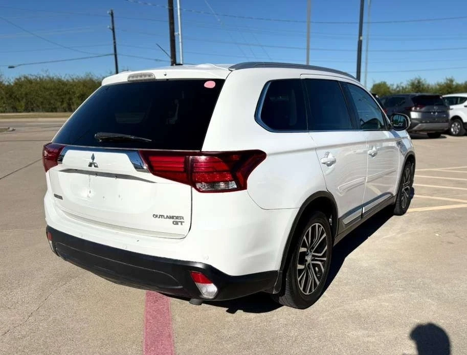 2016 Mitsubishi Outlander - Image 13 of 14