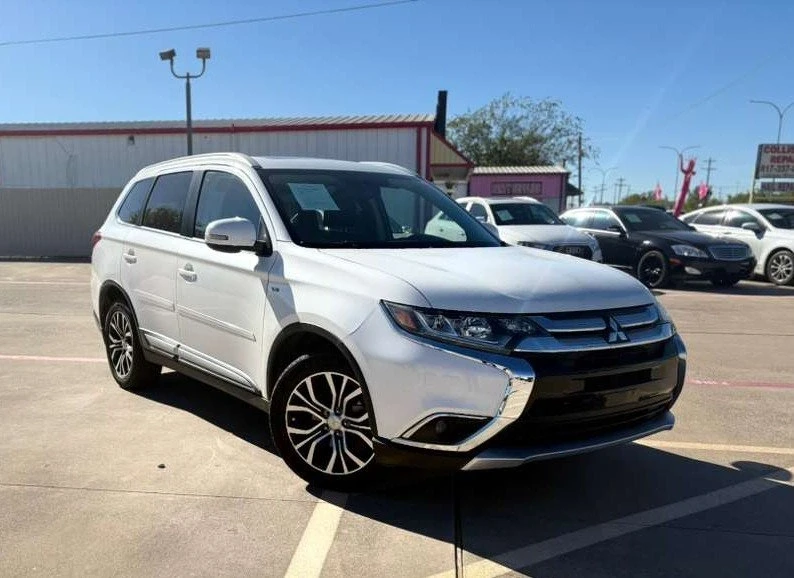 2016 Mitsubishi Outlander - Image 2 of 14