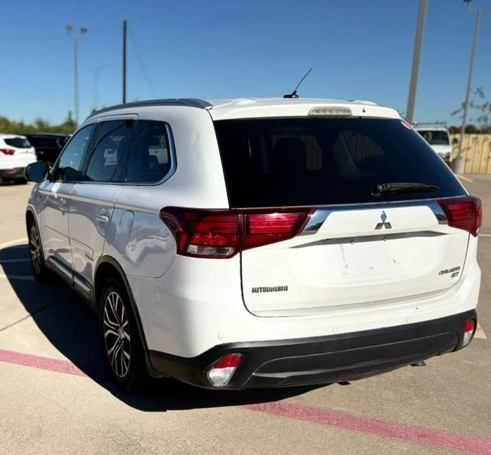2016 Mitsubishi Outlander - Image 12 of 14