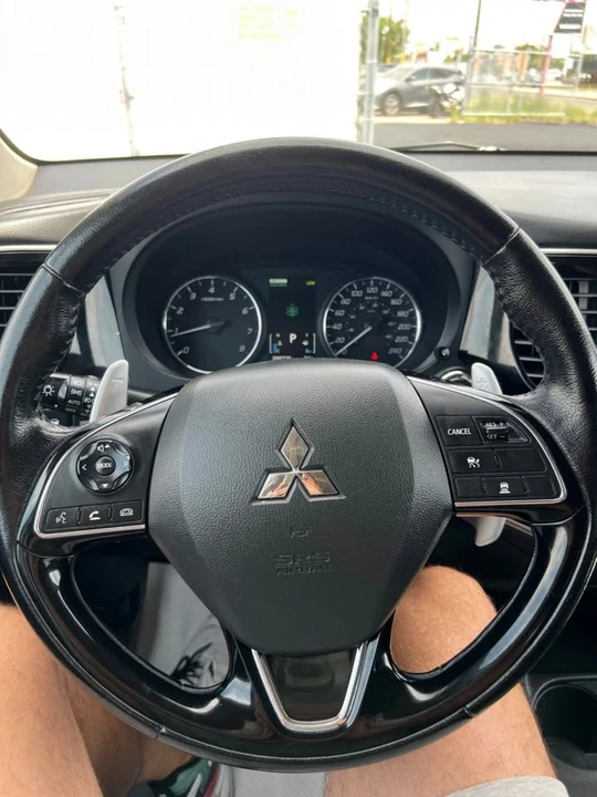 2016 Mitsubishi Outlander - Image 13 of 19