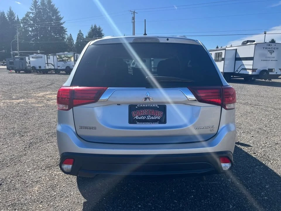 2016 Mitsubishi Outlander - Image 3 of 18