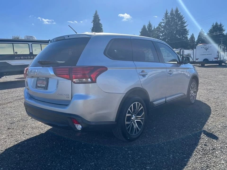 2016 Mitsubishi Outlander - Image 4 of 18