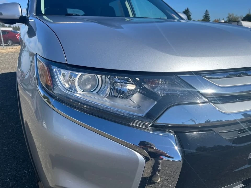 2016 Mitsubishi Outlander - Image 10 of 18