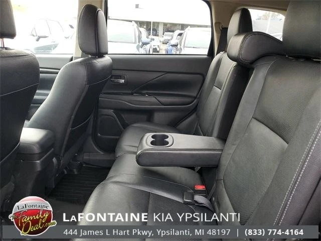 2016 Mitsubishi Outlander - Image 15 of 19