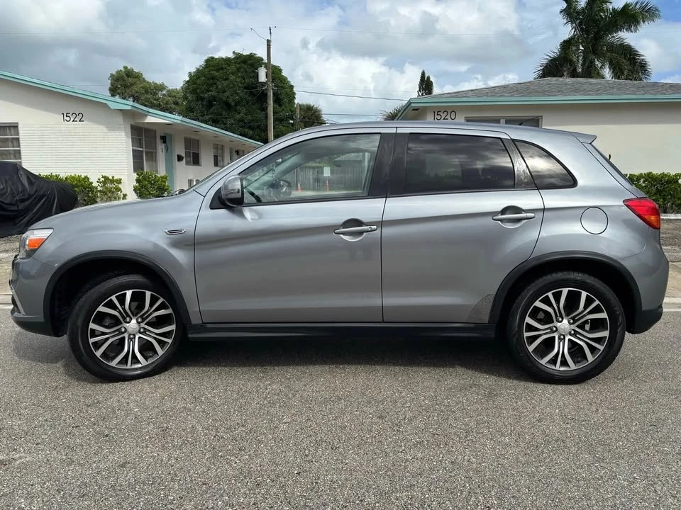 2016 Mitsubishi Outlander - Image 3 of 6