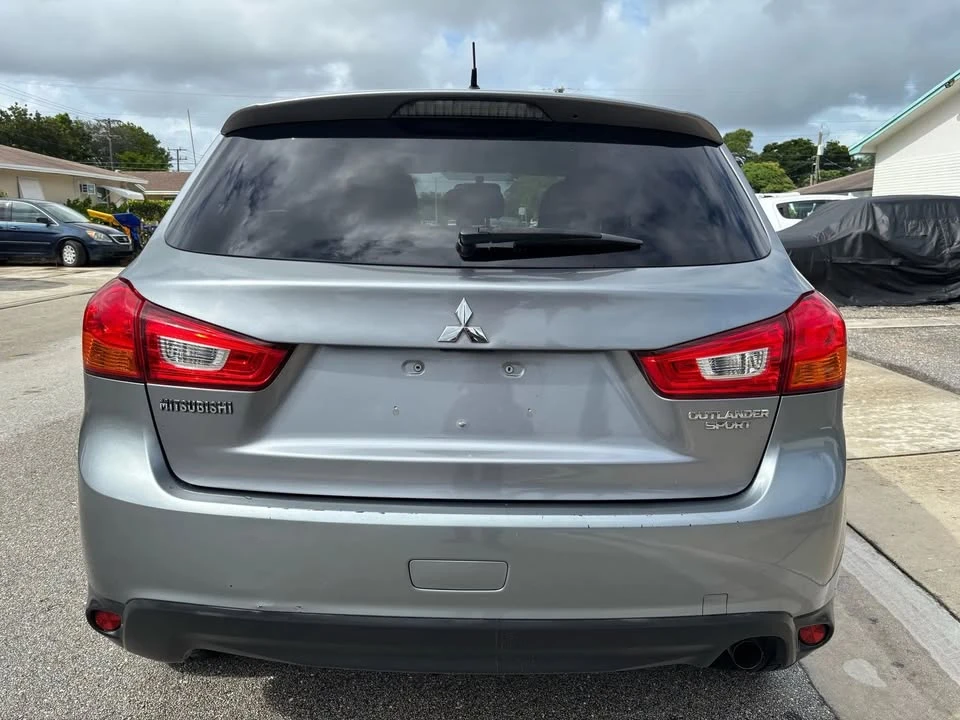 2016 Mitsubishi Outlander - Image 5 of 6